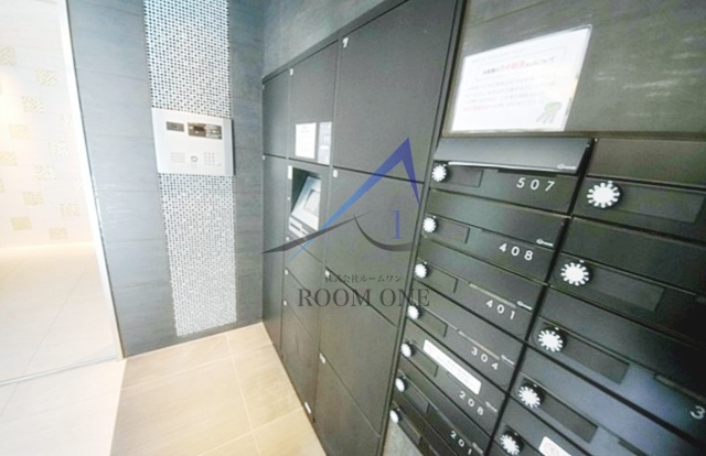 レアライズ立石のその他共用部分|集合ポストと宅配ボックスです。