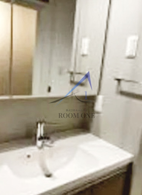 メイクスデザイン学習院下の洗面所|独立洗面台です。