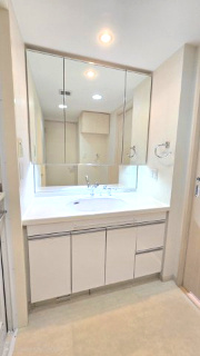 【独立洗面台】 | セレッソコート茨木ソルプレイズ | 大きな独立洗面台