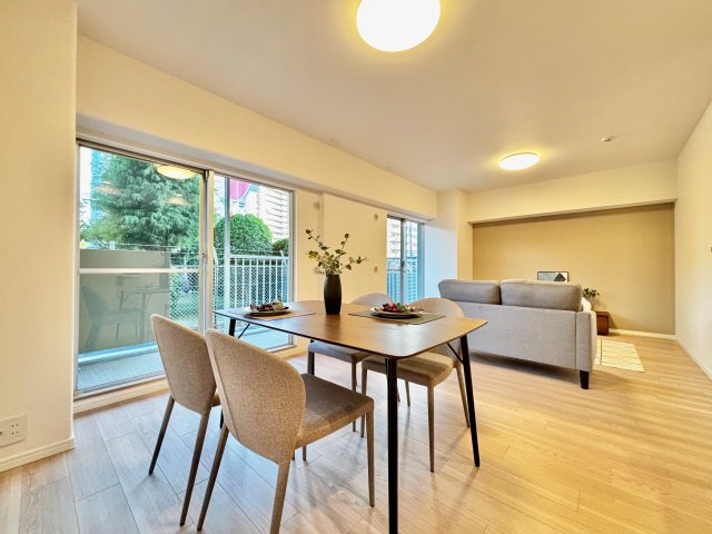 ユアサハイム新高の居間・リビング