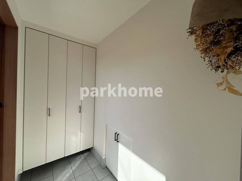 高知市一宮しなね　中古住宅の玄関