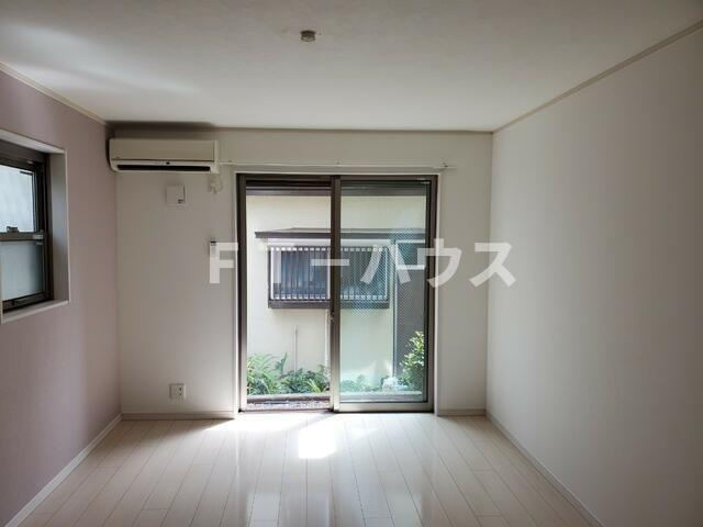 プリモフィオーレの居間・リビング