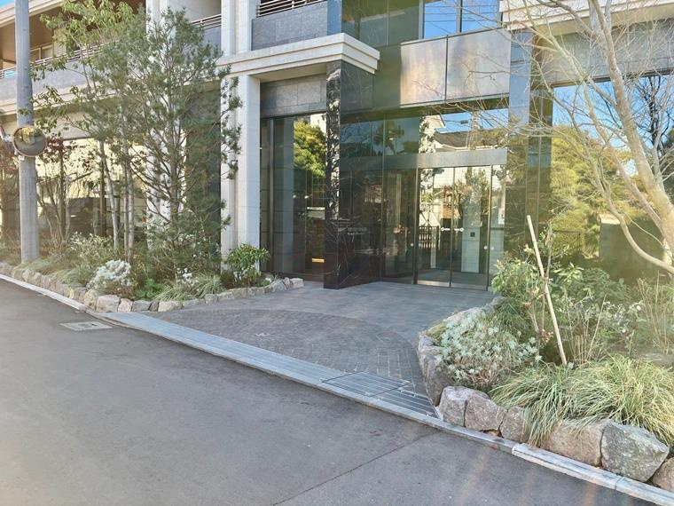 ヴェレーナグラン茅ヶ崎東海岸のエントランス