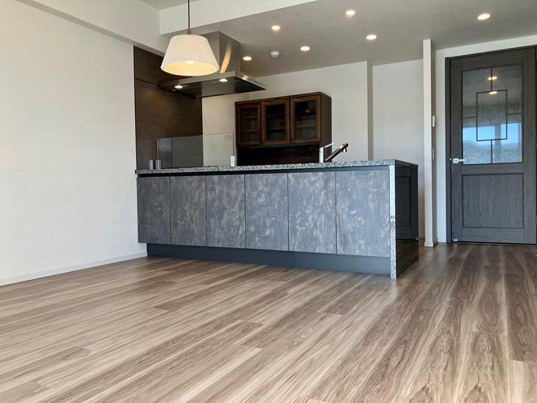 ヴェレーナグラン茅ヶ崎東海岸の居間・リビング