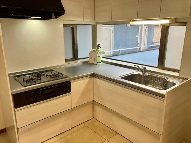 代沢戸建のキッチン