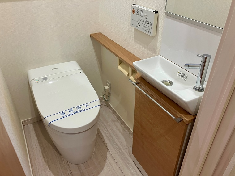 松原戸建のトイレ