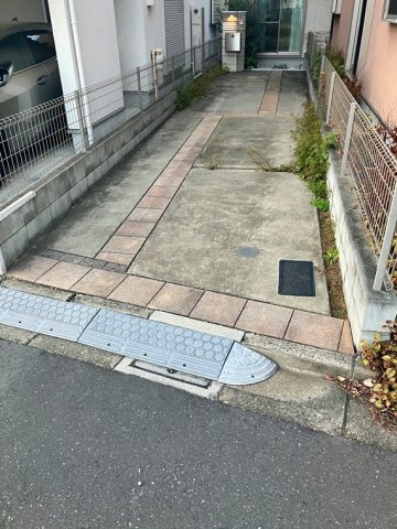 松原戸建の駐車場