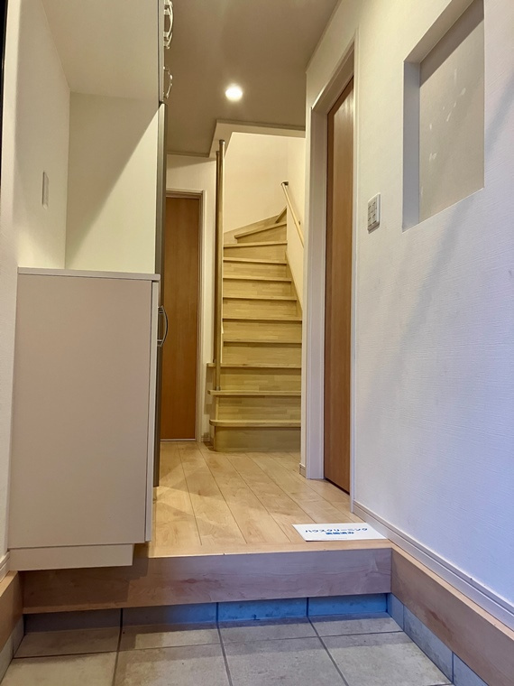 松原戸建のロビー