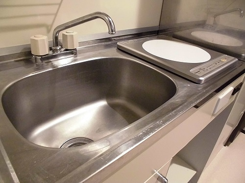 【キッチン】 | ロマネスク西新オレンジ通り | ＩＨクッキングヒーター※前回募集時の写真２０１９年１１月撮影