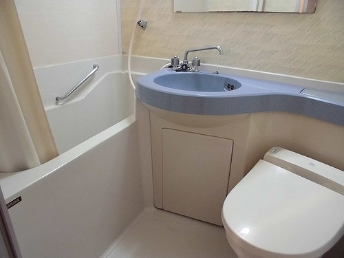 【浴室】 | ロマネスク西新オレンジ通り | ３点ユニット※前回募集時の写真２０１９年１１月撮影