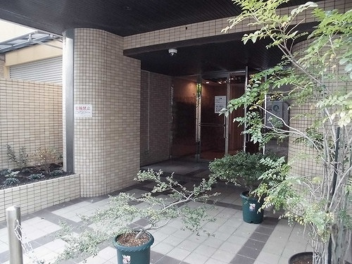 【エントランス】 | ロマネスク西新オレンジ通り | マンションエントランス