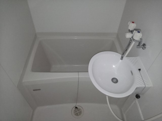 レオパレスアンジェの浴室