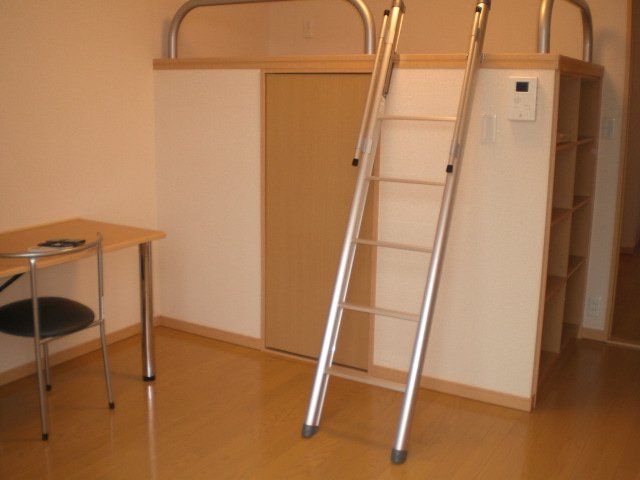 レオパレスアンジェの居間・リビング