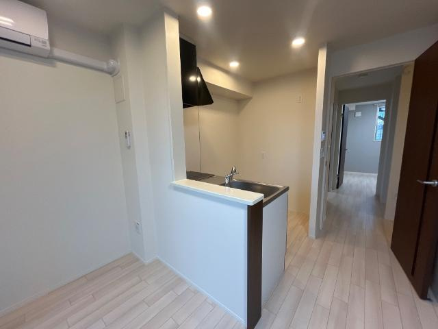 【居間・リビング】 | ティーフォレストII | カウンターキッチン