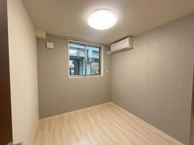 【寝室】 | ティーフォレストII | 寝室