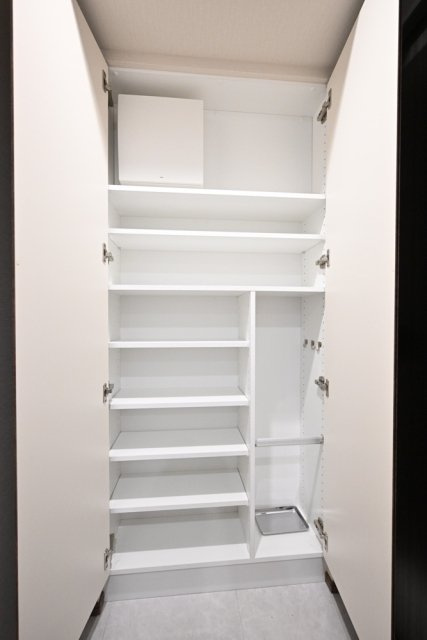 ＧＲＡＮＳＩＴＥ　ＮＡＫＡＭＥＧＵＲＯの収納|靴入