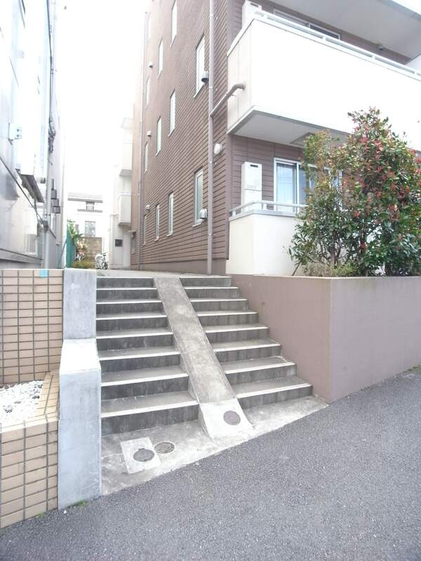 リブリ・自由が丘Ⅱのエントランス