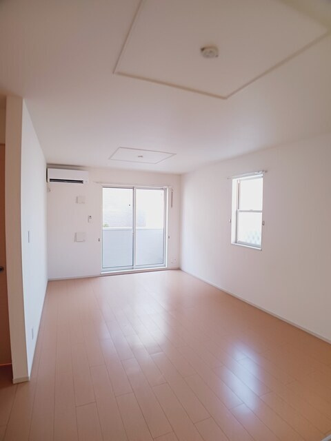 ルナ・ピエナⅠの居間・リビング