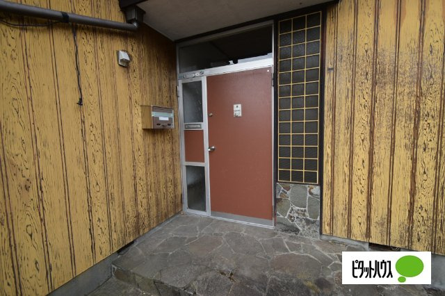 渋川市戸建住宅のエントランス