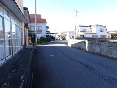 【前面道路含む現地写真】 | 黒石市松葉町　土地