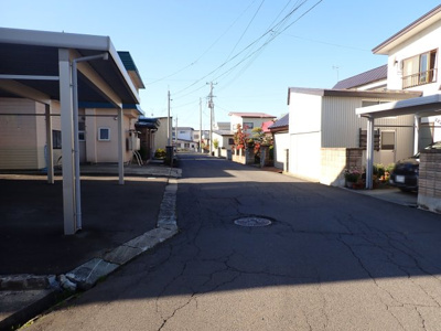 【前面道路含む現地写真】 | 黒石市松葉町　土地