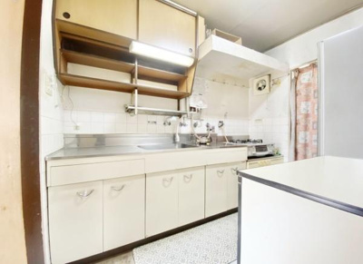 【キッチン】 | 新金岡3丁1番G住宅2棟 | ご家族みんなで調理ができる位のスペースを実現したキッチン空間となっております。みんなで作った料理を召し上がりながらの会話は至福のひとときになるはずです♪