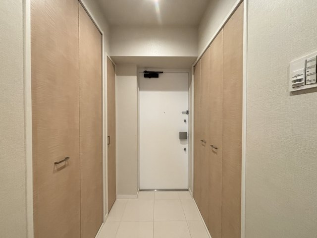 プラウドタワー東雲キャナルコートの玄関