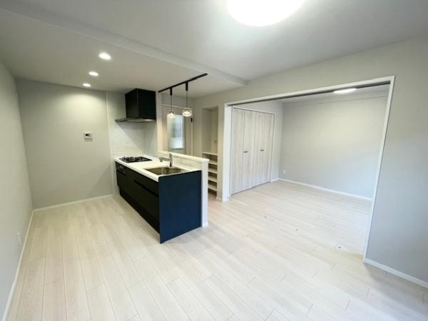 【居間・リビング】 | エメラルドマンション鶴見緑地