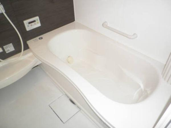 アヴァンツァーレ　B棟の浴室