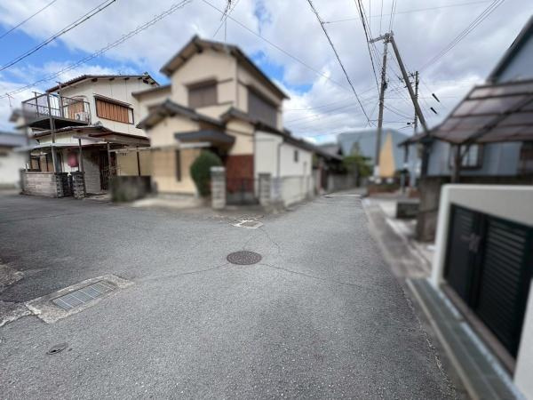 和歌山市紀三井寺　中古戸建の前面道路含む現地写真