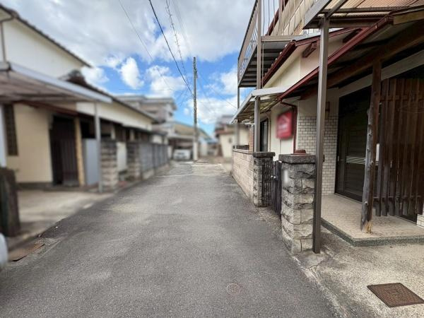 和歌山市紀三井寺　中古戸建の前面道路含む現地写真