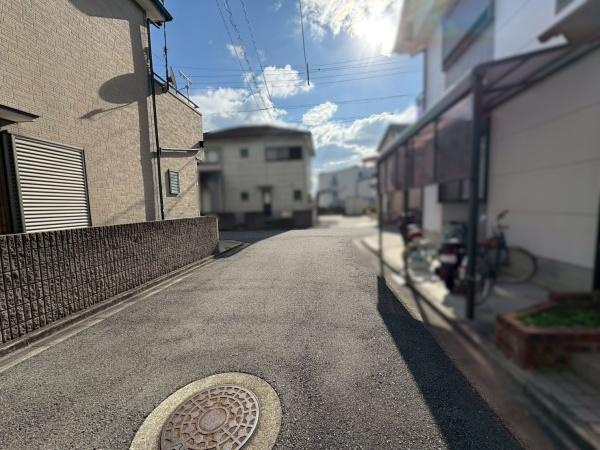 和歌山市向　中古戸建の前面道路含む現地写真
