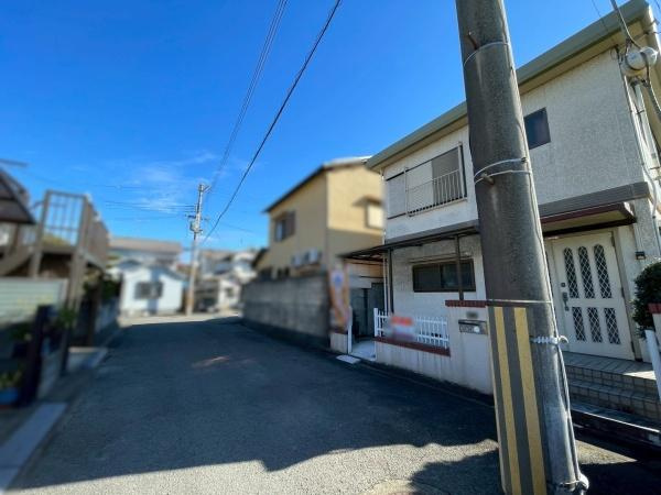 和歌山市鳴神　中古戸建の前面道路含む現地写真