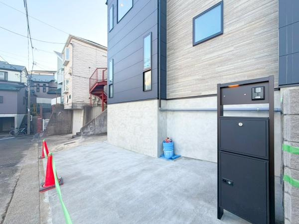 横浜市保土ケ谷区鎌谷町の新築一戸建の駐車場