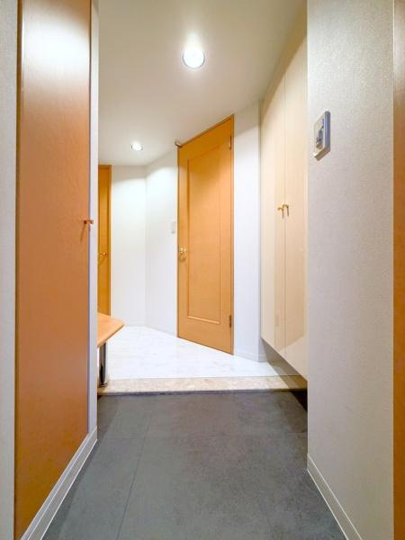 エンゼルハイム横濱磯子壱番館の玄関