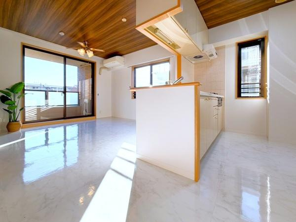 エンゼルハイム横濱磯子壱番館の居間・リビング