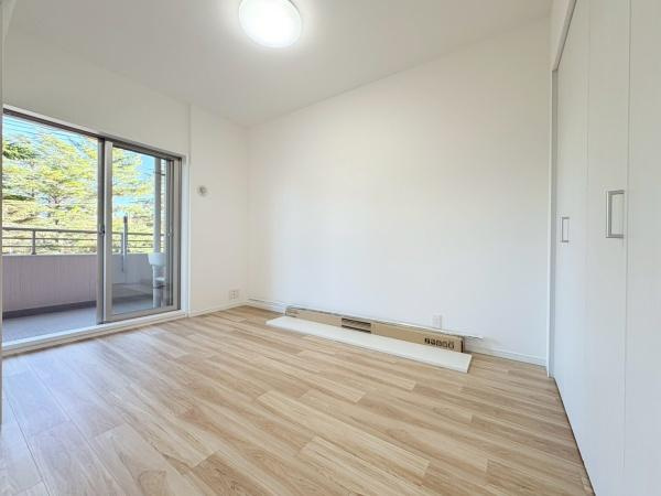 京急シティ追浜エルウィングの洋室|広さ×収納です。子供部屋から寝室まで利用可能です。