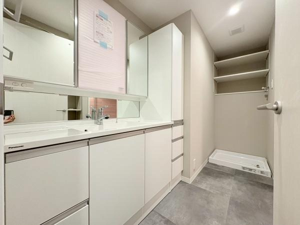 京急シティ追浜エルウィングの独立洗面台|洗面室です。