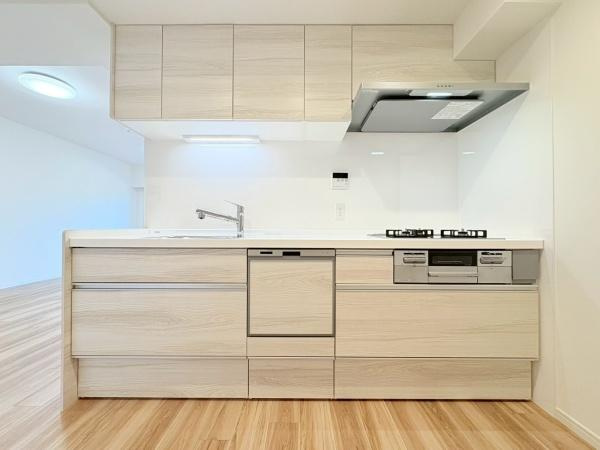 京急シティ追浜エルウィングのキッチン|広々としたキッチンです。作業もしやすいです。収納力も〇