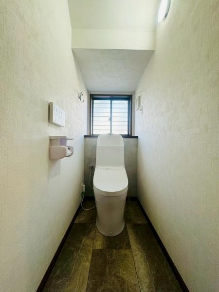 横須賀市ハイランド２丁目の中古一戸建のトイレ