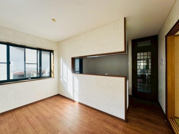 横須賀市ハイランド２丁目の中古一戸建の居間・リビング