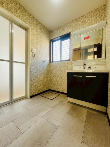 横須賀市ハイランド２丁目の中古一戸建の独立洗面台