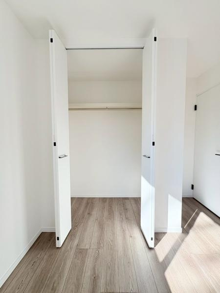 茅ヶ崎市柳島海岸の中古一戸建の収納|便利な棚付きです。