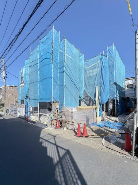 藤沢市辻堂１丁目の新築一戸建の前面道路含む現地写真