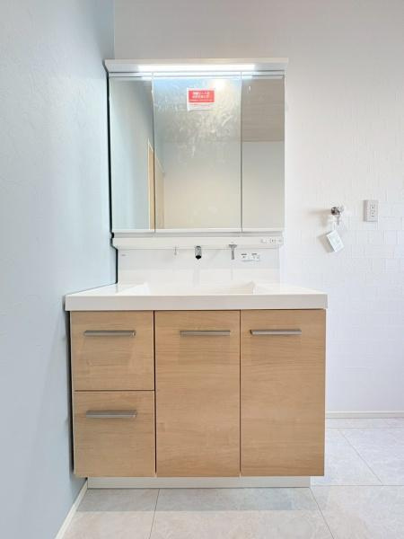 横須賀市長井３丁目の新築一戸建の独立洗面台|洗面室です。