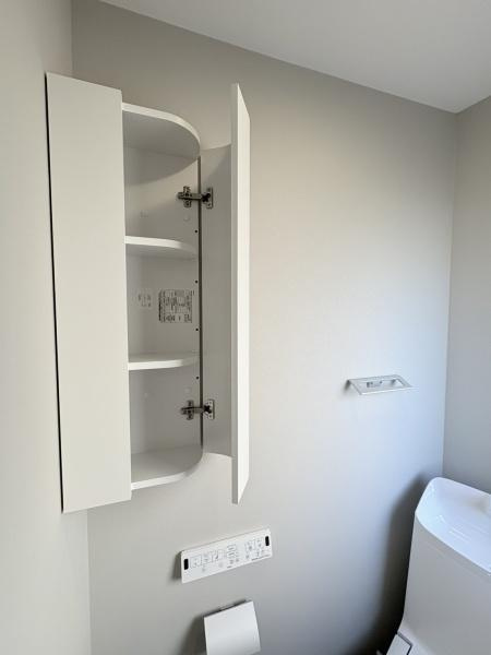 サングレイスパセオ・デラルスのトイレ|収納も沢山入りますね。