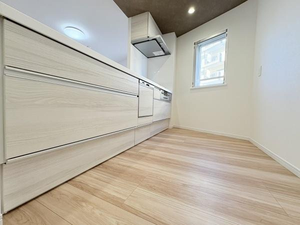 サングレイスパセオ・デラルスのキッチン|毎日使うキッチンだからこそ、食事の準備を楽しい時間に、忙しい時でもスムーズに無駄なく作業できる、お手入れも簡単にできるなど、毎日を楽しくするキッチンスペースに仕上げました。
