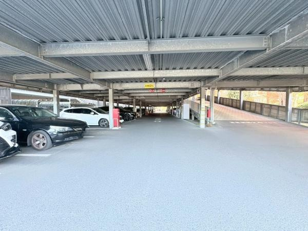 エステ・スクエア小田急相模原ステージ4の駐車場|平置き駐車場も魅力のひとつです。
