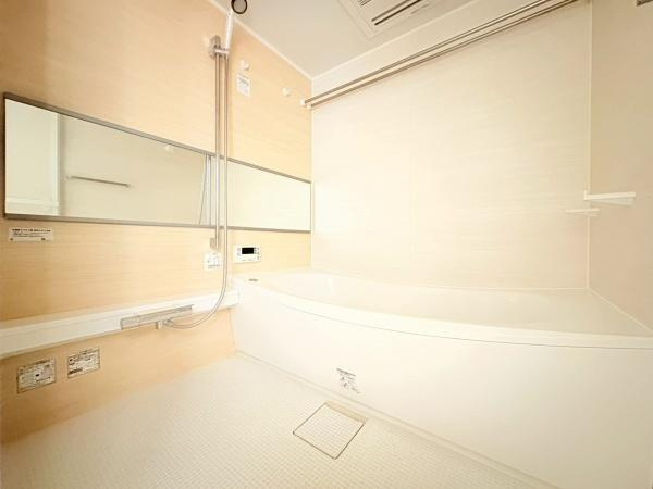 エステ・スクエア小田急相模原ステージ4の浴室|ゆったりとくつろげる、一日の疲れを癒やす空間ですね。