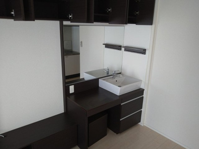 【内装】 | ミランダパークヒルズ妙蓮寺 | 女性の方にご好評の座りながらご準備頂けます♪